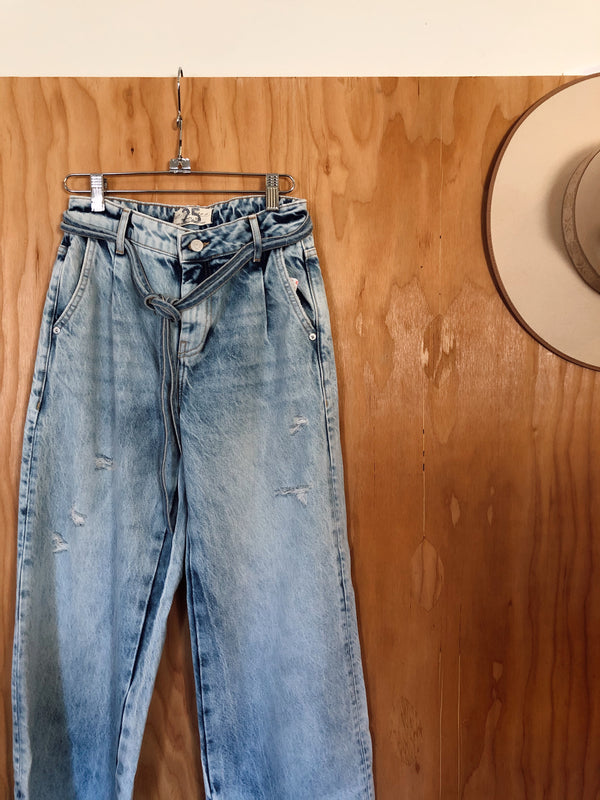Free People  Kinsey Crop Jean